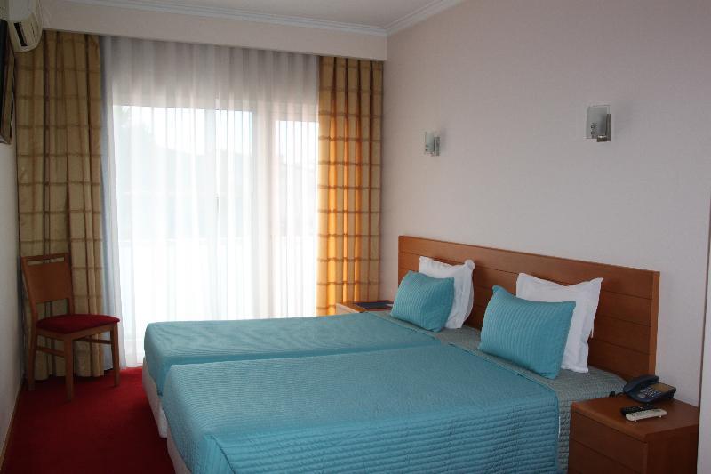Hotel Quasar Pedroucos  Екстериор снимка